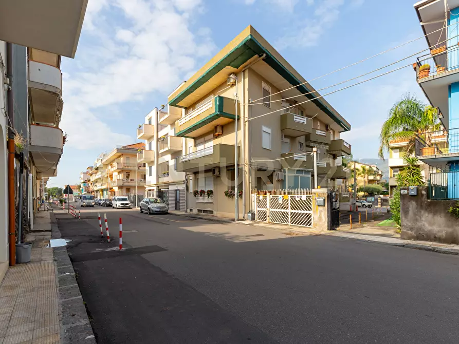 Immagine 42 di Mansarda in vendita  in Via Spiaggia 39 a Mascali