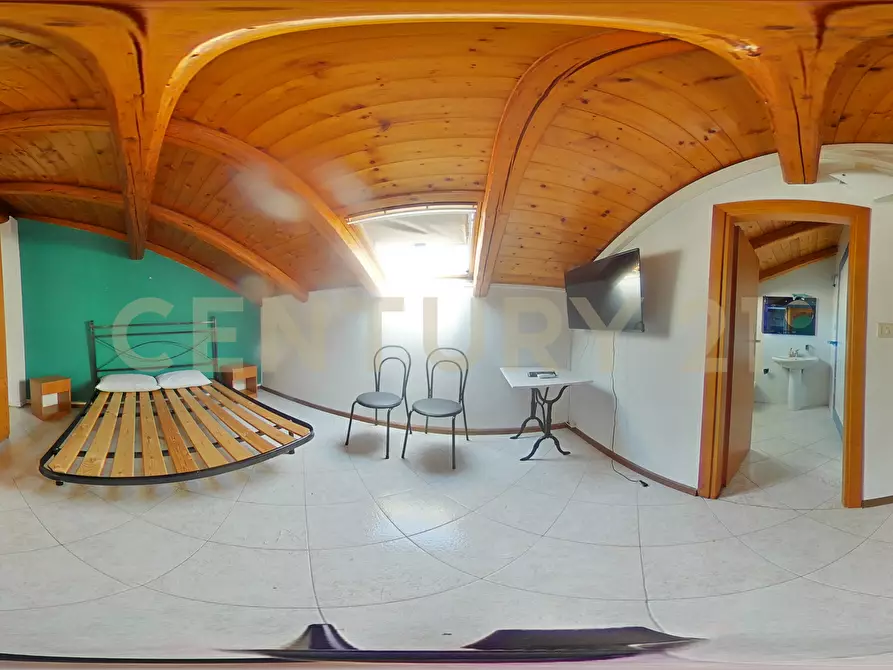 Immagine 65 di Villa in vendita  in Via Livorno 97 a Aci Castello