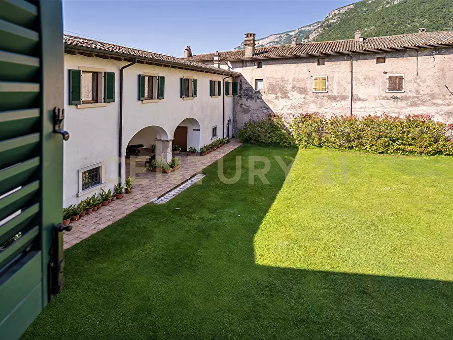 Immagine 136 di Villa in vendita  in Via Adige 25 a Brentino Belluno