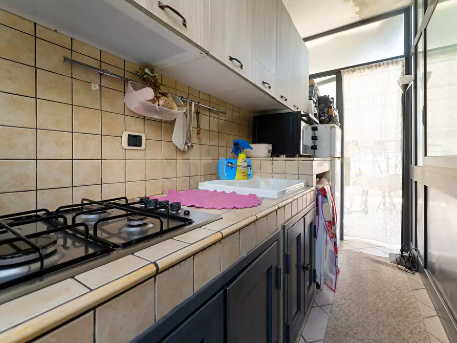 Immagine 47 di Pentalocale in vendita  in Via Nobile 19 a San Gregorio Di Catania
