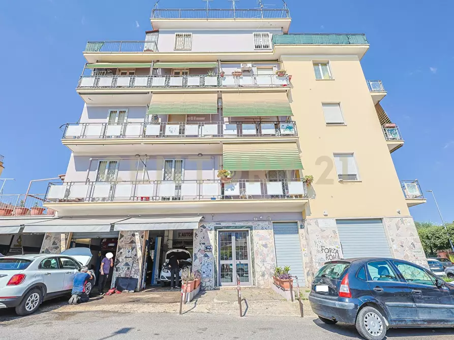 Immagine 29 di Quadrilocale in vendita  in Piazza dei Cigni 7 a Roma