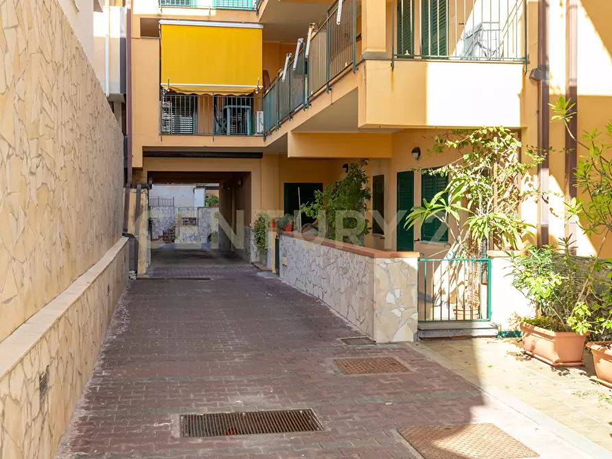 Immagine 6 di Bilocale in vendita  in Via Lungomare 2 a Sant'alessio Siculo