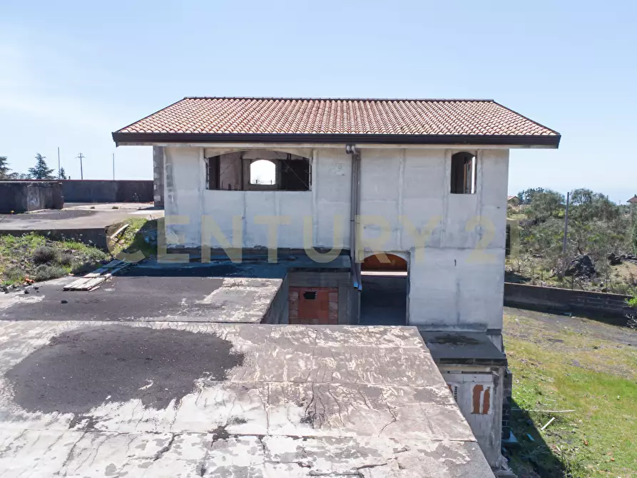 Immagine 15 di Palazzo in vendita  in Via dell'Aria snc a Pedara