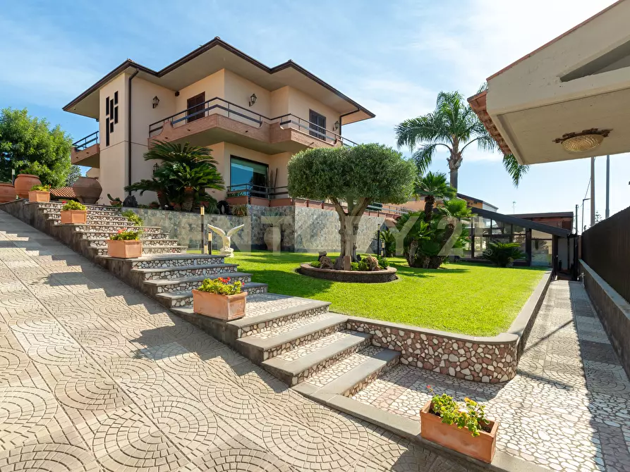 Immagine 45 di Villa in vendita  in Via Salemi 19 a Mascalucia