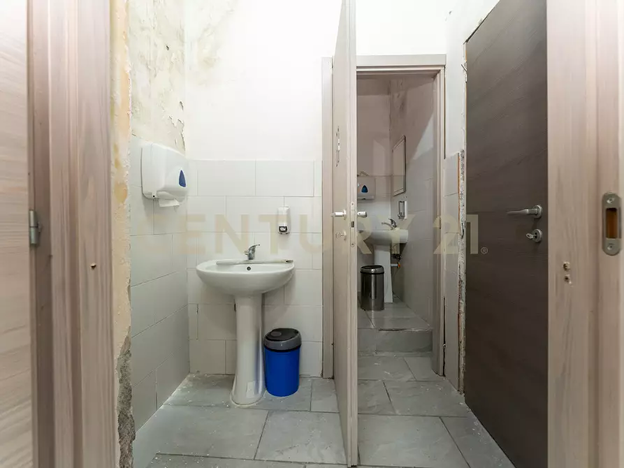 Immagine 16 di Laboratorio in vendita  in Via delle Terme 31 a Misterbianco
