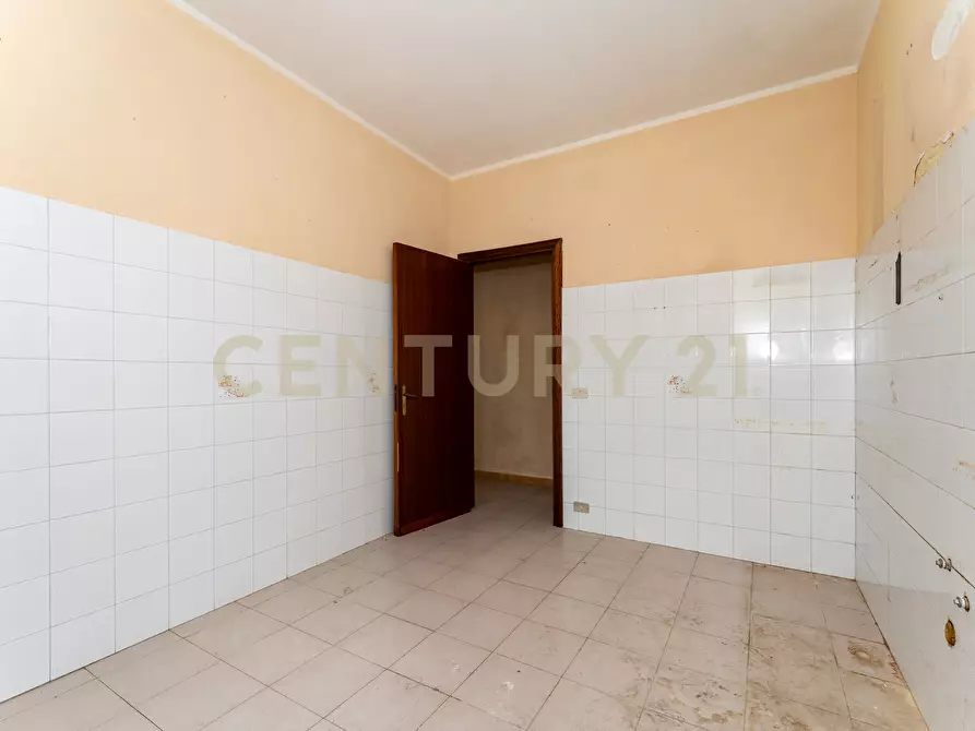 Immagine 24 di Quadrilocale in vendita  in Via Guglielmo Marconi 15 a Viagrande