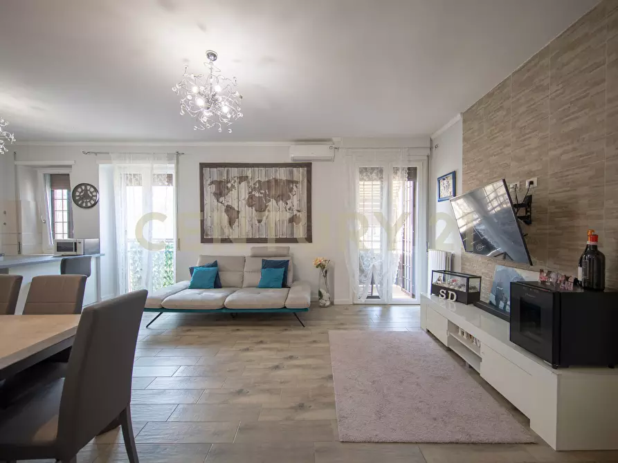 Immagine 4 di Quadrilocale in vendita  in Viale della Venezia Giulia 151 a Roma