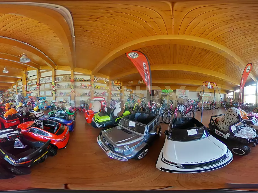 Immagine 59 di Locale commerciale in vendita  in Via Passo Gravina 150 a Catania