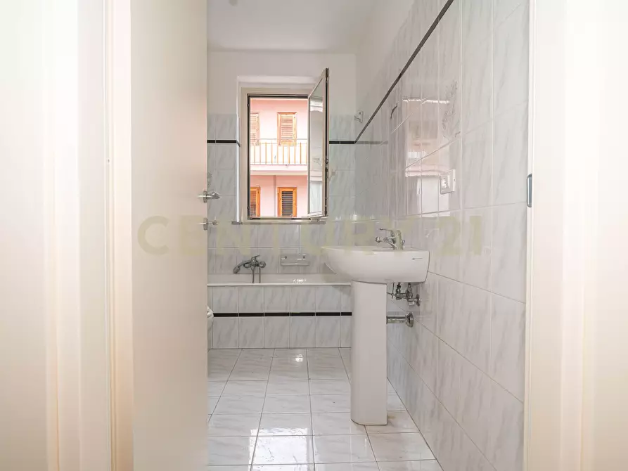 Immagine 17 di Quadrilocale in vendita  in Via Salvo D'Acquisto 42 a Aci Catena