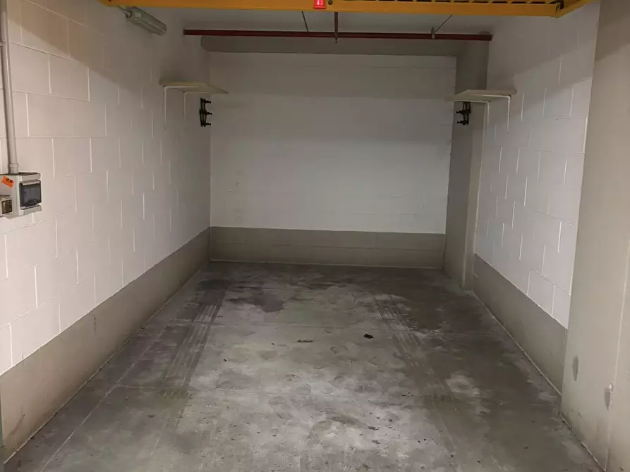 Immagine 13 di Garage in vendita  in Via Emanuele Ferro a Genova