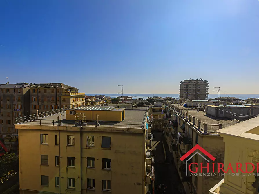 Immagine 47 di Quadrilocale in vendita  in Piazza Cristoforo Bonavino 11 a Genova