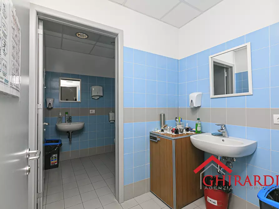 Immagine 34 di Ufficio in vendita  in Via delle Nuove Tecnologie Enrico Albareto 21 a Genova