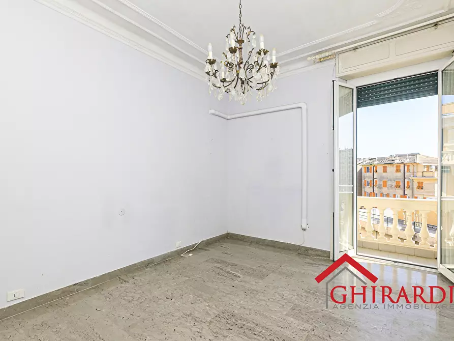 Immagine 15 di Quadrilocale in vendita  in Piazza Cristoforo Bonavino 11 a Genova