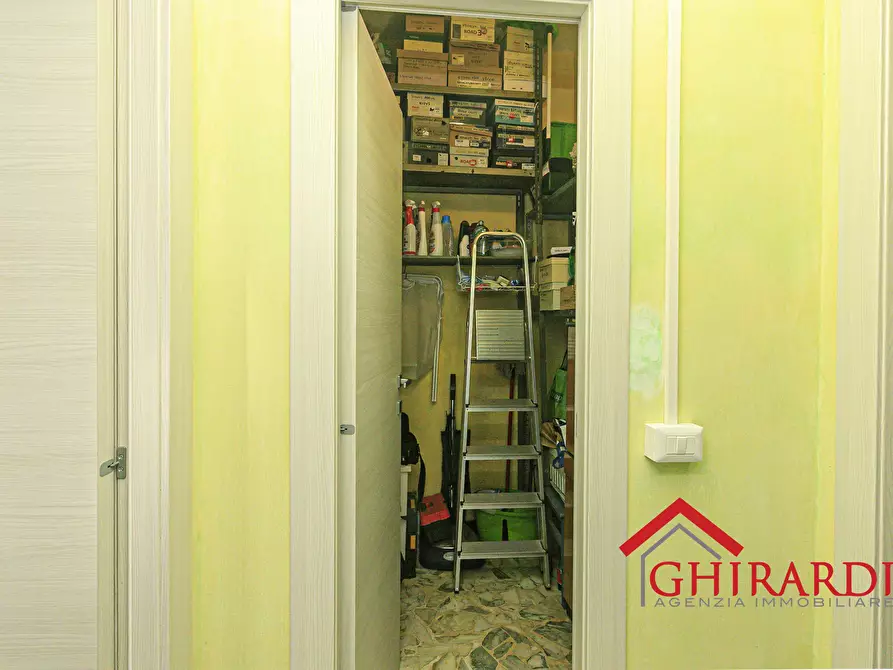 Immagine 30 di Bilocale in vendita  in Piazza Silvio Arrivabene 7a a Genova