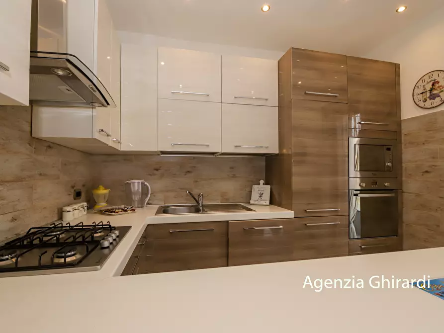 Immagine 16 di Quadrilocale in affitto  in Via Briscata 28 a Genova