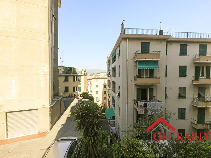 Immagine 26 di Bilocale in vendita  in Via Antonio Sant'Elia 21 a Genova