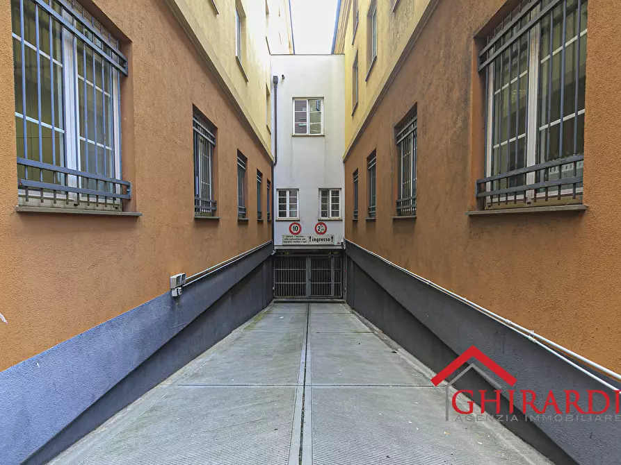Immagine 6 di Garage in vendita  in Via Bombrini a Genova