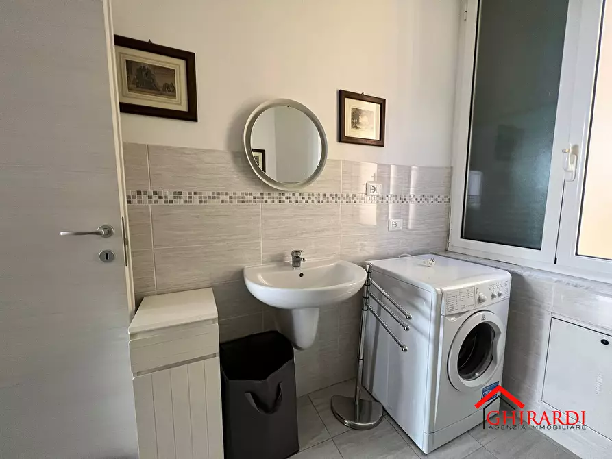 Immagine 13 di Bilocale in affitto  in VIA ANDREA DEL SARTO 21 a Genova