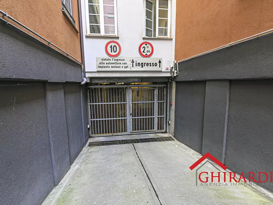 Immagine 4 di Garage in vendita  in Via Bombrini a Genova