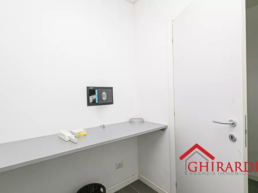 Immagine 27 di Ufficio in affitto  in Via Ciro Menotti 51 a Genova