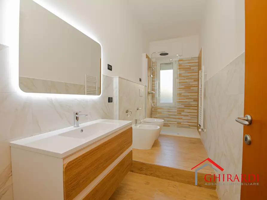 Immagine 14 di Bilocale in vendita  in VIA MURTOLA 62 a Genova