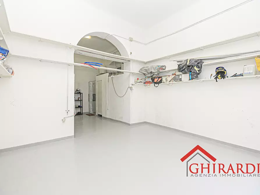 Immagine 3 di Magazzino in vendita  in VIA GAETANO DONIZETTI 73R a Genova