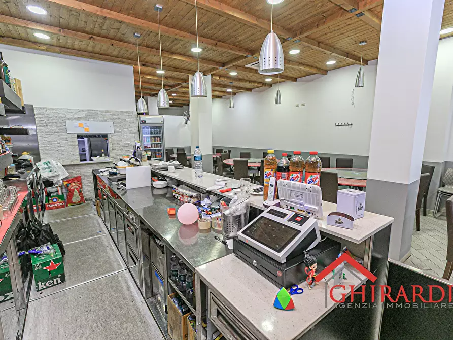 Immagine 14 di Locale commerciale in vendita  in VIA SALUCCI 13-15R a Genova