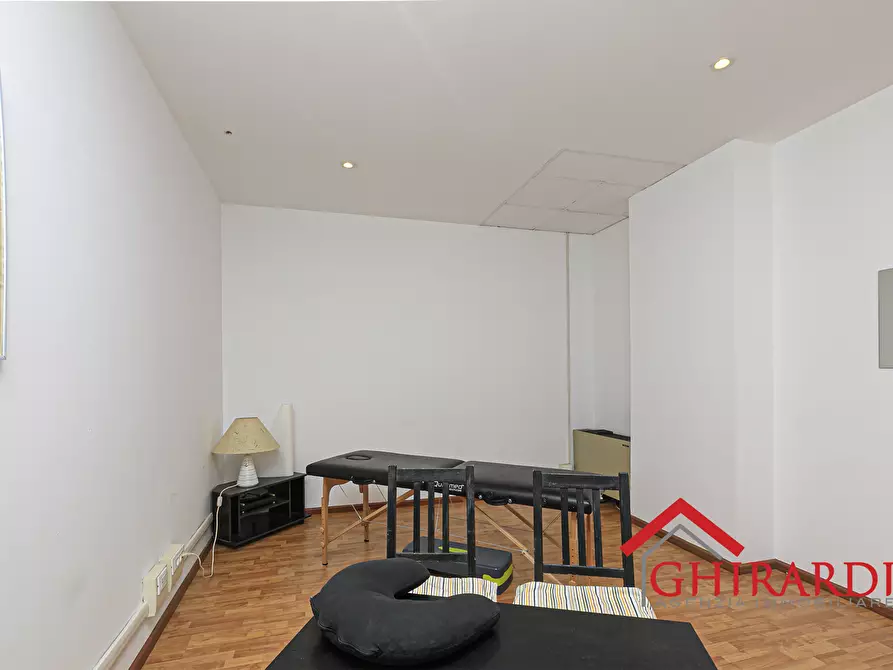 Immagine 15 di Locale commerciale in vendita  in BORZOLI 88M a Genova