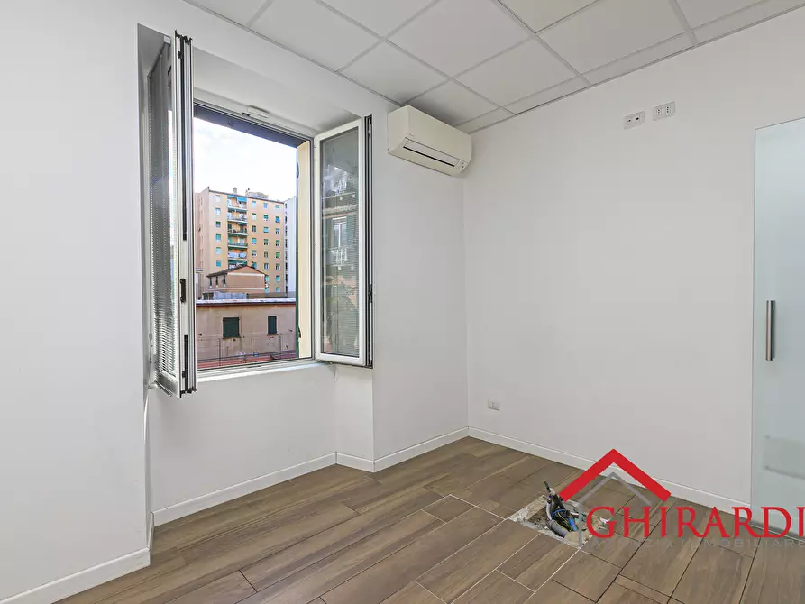 Immagine 11 di Ufficio in affitto  in Via Ciro Menotti 51 a Genova