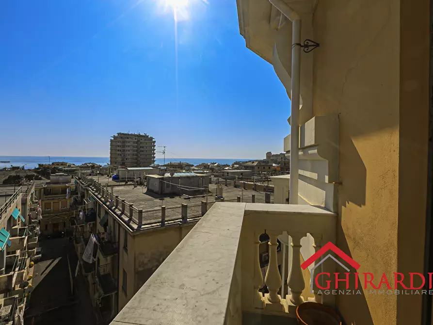 Immagine 41 di Quadrilocale in vendita  in Piazza Cristoforo Bonavino 11 a Genova
