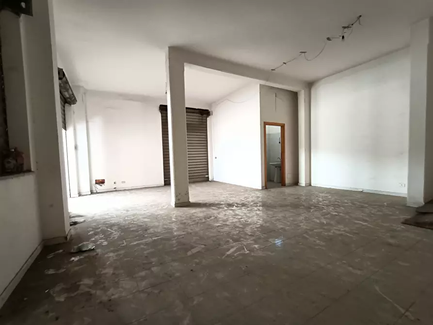 Immagine 6 di Locale commerciale in vendita  a Nettuno