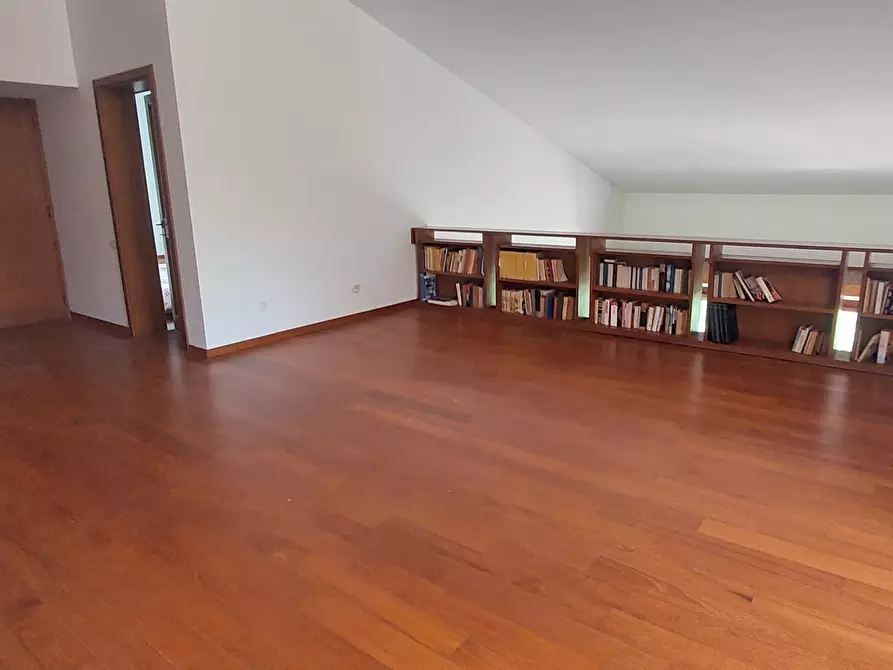 Immagine 15 di Casa indipendente in vendita  a Livorno