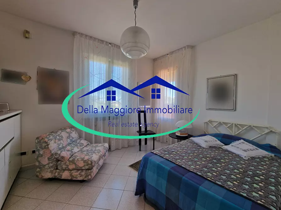 Immagine 15 di Villa in vendita  a Livorno