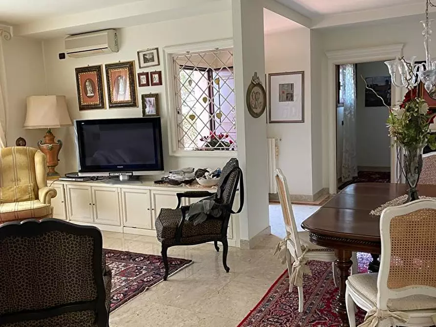 Immagine 6 di Villa in vendita  a Livorno