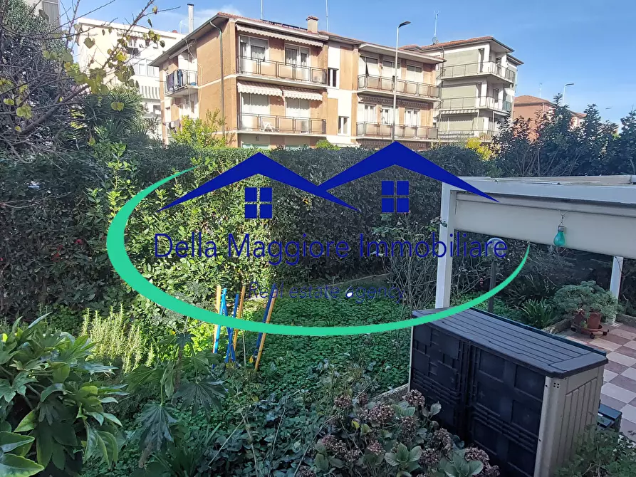 Immagine 55 di Appartamento in vendita  in via delle abetelle a Livorno