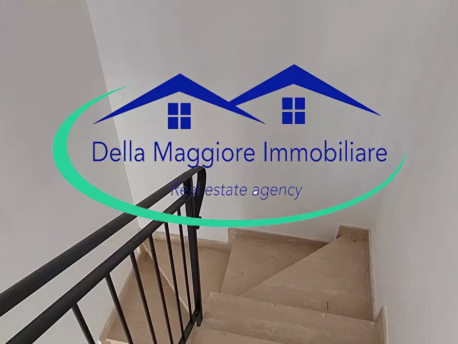 Immagine 11 di Villetta a schiera in vendita  a Livorno