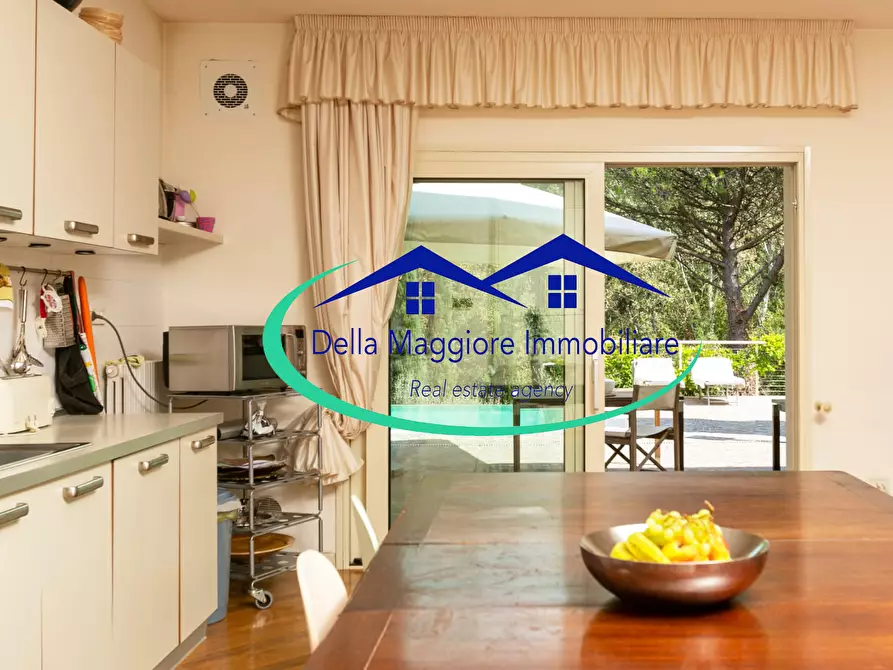 Immagine 3 di Villa in vendita  in Via di Montenero a Livorno