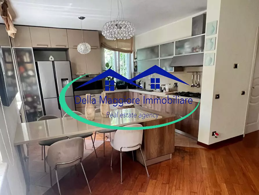 Immagine 1 di Casa indipendente in vendita  a Livorno