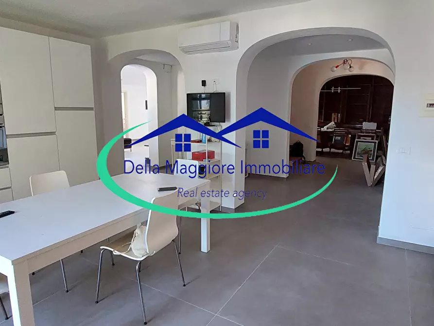 Immagine 14 di Villa in vendita  a Livorno