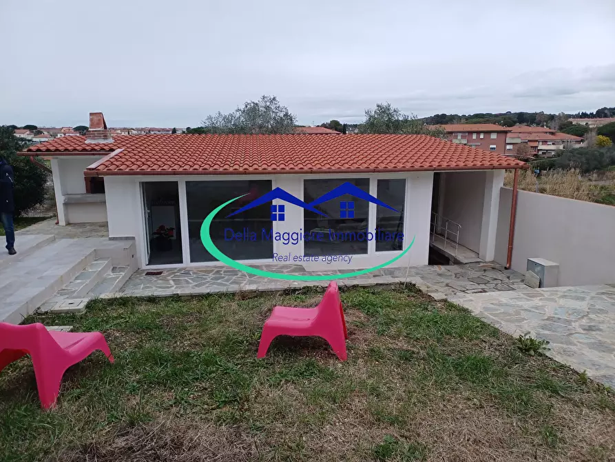 Immagine 3 di Porzione di casa in vendita  a Livorno