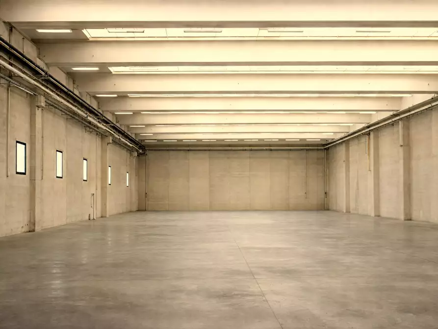 Immagine 5 di Attività artigianale in vendita  a Parma