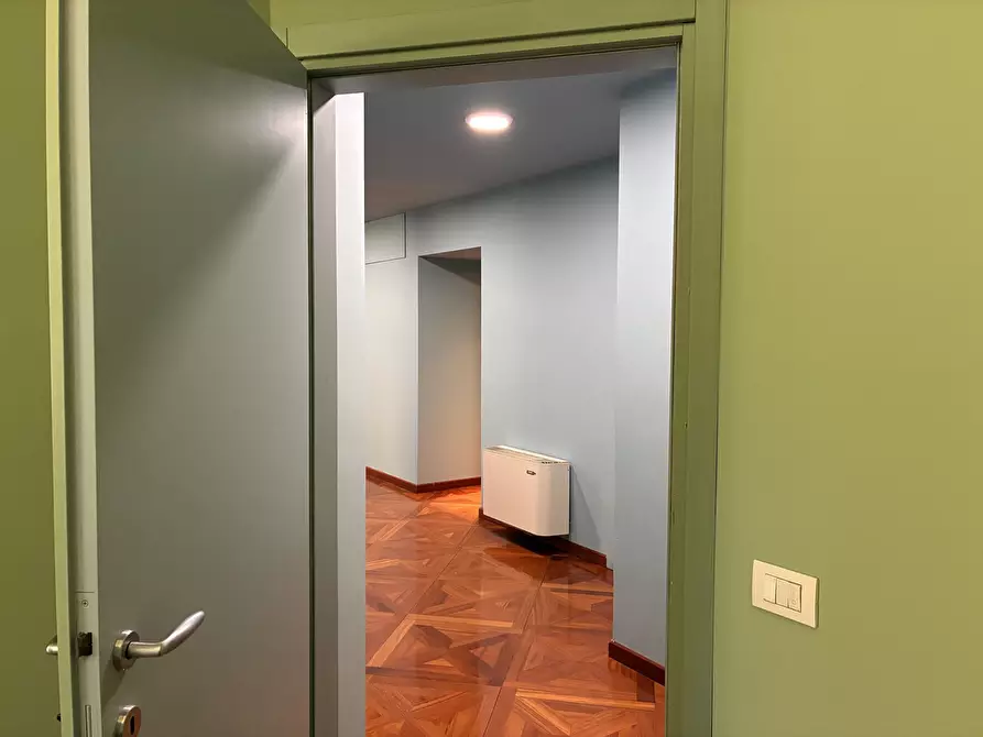 Immagine 12 di Ufficio in affitto  a Parma