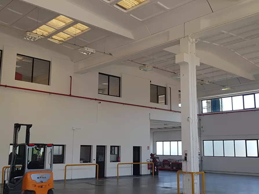 Immagine 6 di Attività artigianale in vendita  a Fidenza