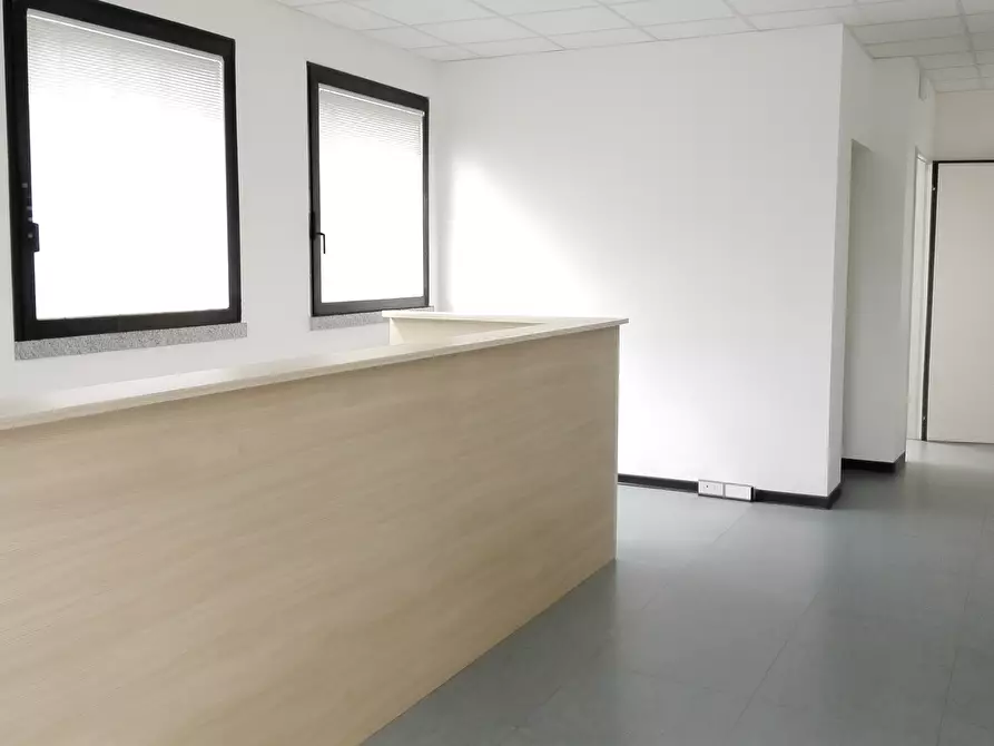 Immagine 3 di Ufficio in vendita  a Parma