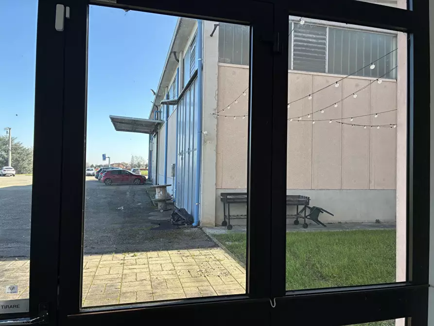 Immagine 7 di Attività artigianale in vendita  a Parma