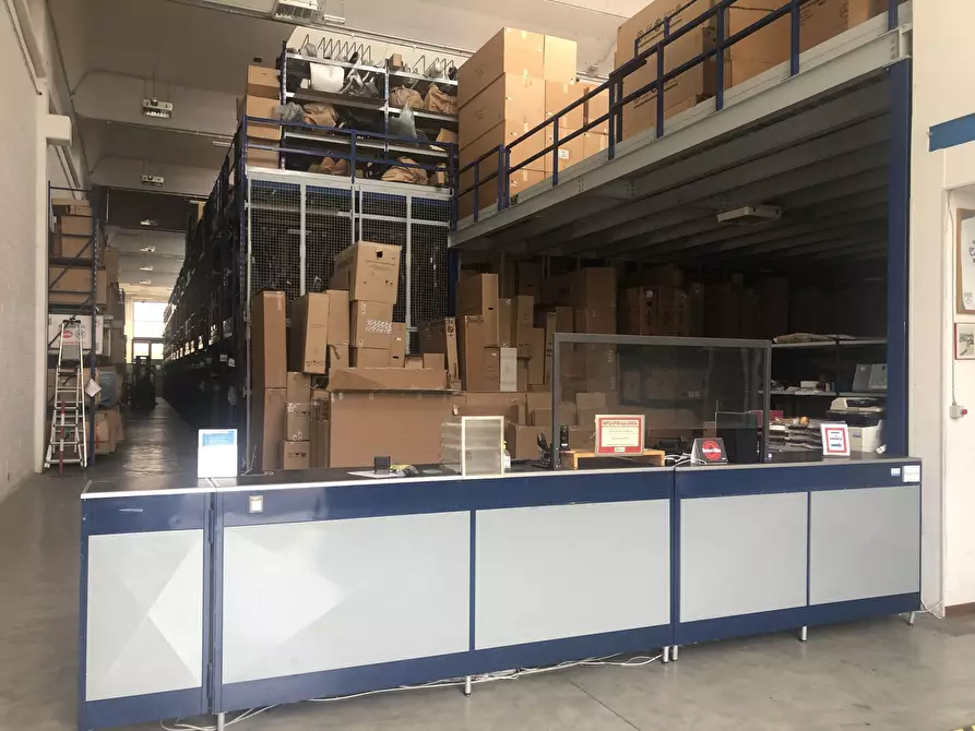 Immagine 22 di Attività artigianale in affitto  a Collecchio