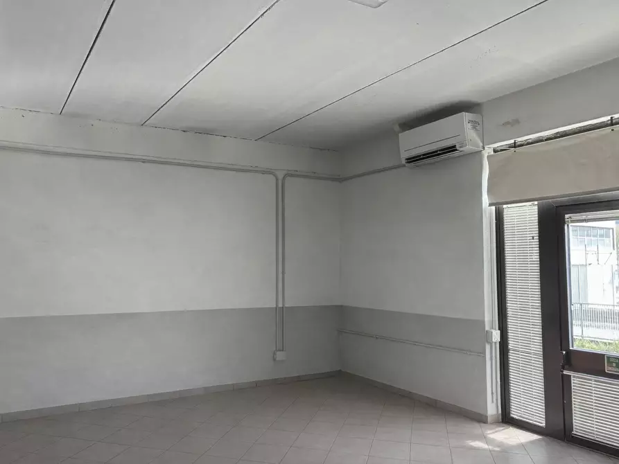 Immagine 4 di Attività artigianale in vendita  a Calestano