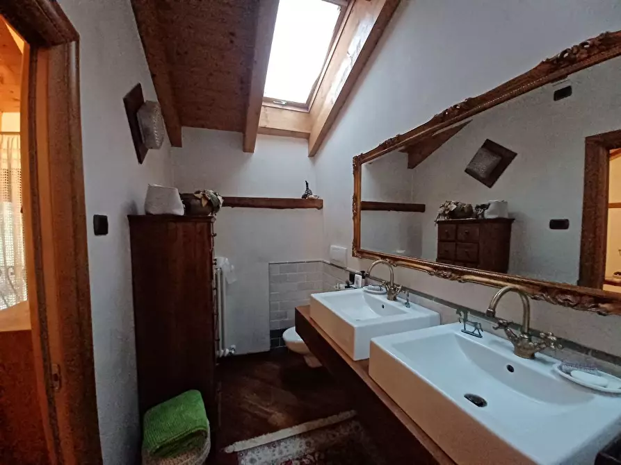 Immagine 25 di Quadrilocale in affitto  a Trento