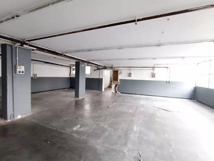 Immagine 15 di Locale commerciale in affitto  in via rosmini 14 a Trento