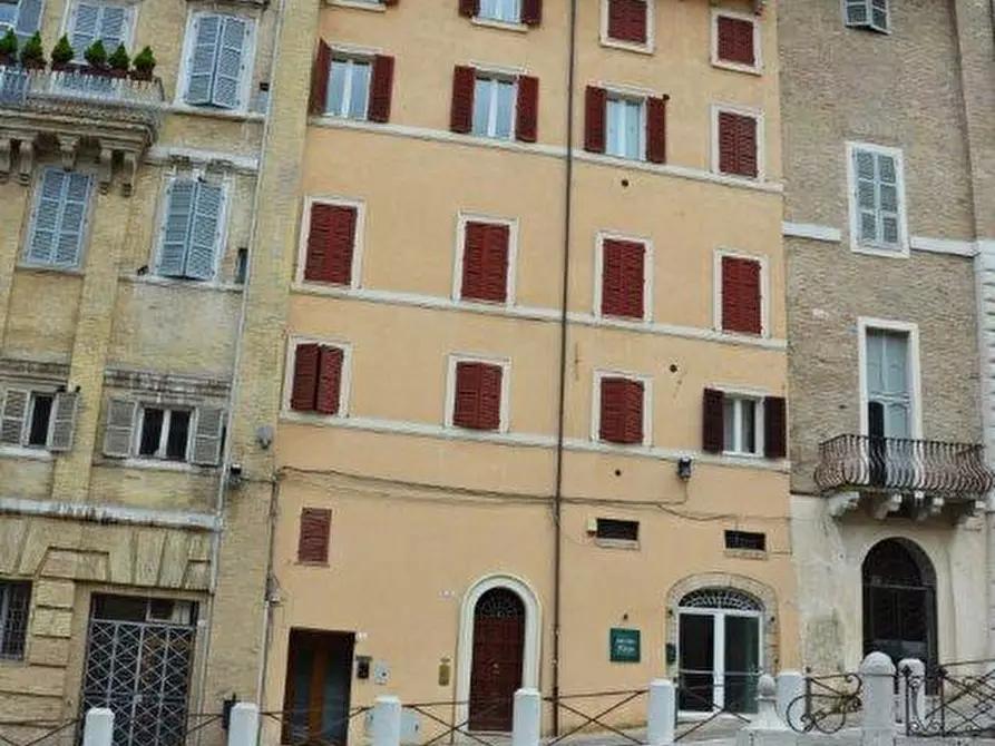 Immagine 2 di Bilocale in vendita  in Piazza del Plebiscito a Ancona